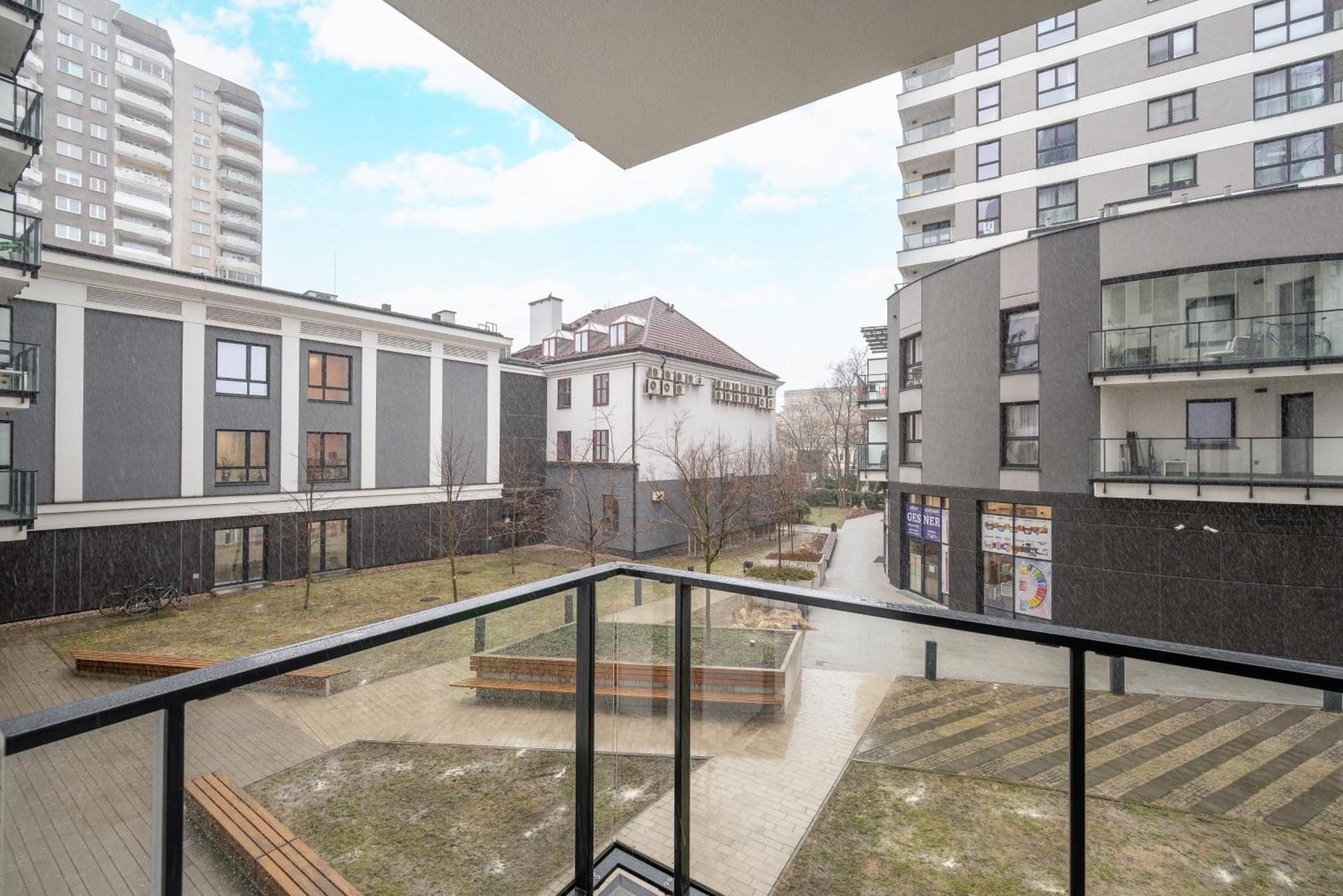 Metro Plocka Cosy Apartment Warsaw Exterior photo